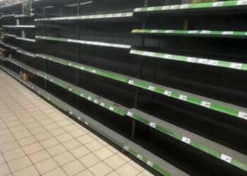 Пустые полки в магазинах после ударов РФ по складам: грозит ли Украине дефицит продуктов