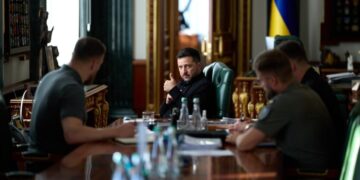 Впервые в одной операции: Зеленский назвал виды вооружений, работавших по Новороссийску