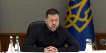 Зеленский назвал цели ночных ударов: поврежден российский Су-34 и аэродром под Волгоградом