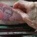 ПФУ разграничил выплаты приемным родителям и детям: где проверить суммы