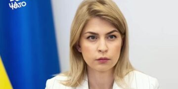 Зеленский уволил Стефанишину и еще шестерых послов Украины