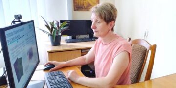Выплату “еЯсла” может оформить не только мать: в ПФУ назвали условие