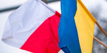 В Польше готовят депортацию украинских мужчин: в PiS назвали условие