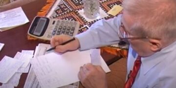 Тарифы на тепло разделят на две части: что изменится в платежках украинцев