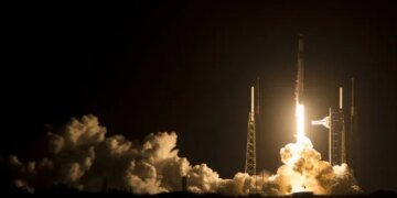 NASA і SpaceX відклали запуск місії до МКС через витік у кораблі Dragon