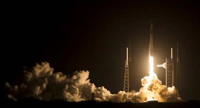 NASA і SpaceX відклали запуск місії до МКС через витік у кораблі Dragon