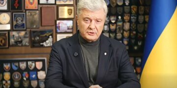 Порошенко показал разрушенный «Roshen» – и одновременно предложил Зеленскому объединить власть и оппозицию. ВИДЕО