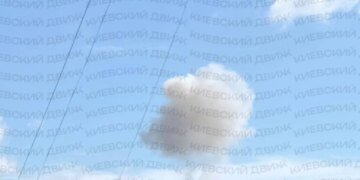 У Києві сталася пожежа у 6-поверхівці через приліт російського дрона