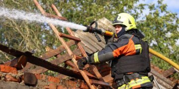 Атака дрона на Рівненщину зруйнувала будинок, четверо людей постраждали