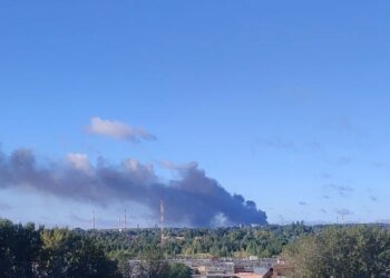 Українські військові за допомогою дронів FP-1 атакували рязанський НПЗ