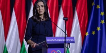 «Жесткий и болезненный ответ»: Захарова пригрозила Венгрии в связи с высылкой дипломатов