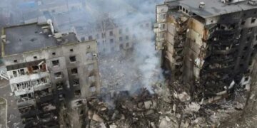 росія планує посилити удари по Україні взимку, серйозних переговорів до 2027 року не очікують – Bloomberg