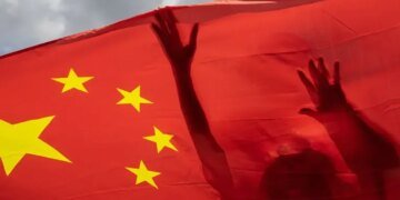 Китай відкинув звинувачення США у шкідливій розробці ШІ напередодні зустрічі Трампа і Сі