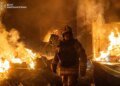 У Хмельницькому під час повторної детонації на місці російської атаки постраждали 4 рятувальники