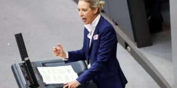 Стоп помощи и депортация беженцев: в ультраправой AfD озвучили требования по Украине