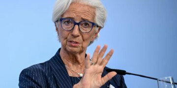 Європа стикається з безпрецедентним ризиком опинитися відрізаною від технологій ШІ – Лагард