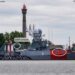 «Домики на воде» в Кронштадте:  россияне перекрасили корабли Балтийского флота для обмана дронов с ИИ