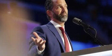 Российский олигарх оплатил роскошную свадьбу Трампа-младшего на Багамах — расследование
