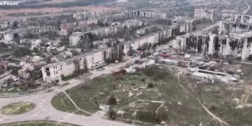 Город-ловушка: оккупированные Олешки заблокированы, люди спасаются через минные поля – омбудсмен Лубинец