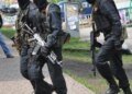 На Донеччині "вибори" до держдуми рф проводять під наглядом озброєних автоматами людей