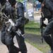 На Донеччині "вибори" до держдуми рф проводять під наглядом озброєних автоматами людей