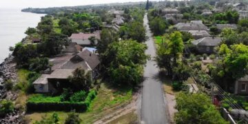 росіяни обстріляли Нововоронцовку, загинула жінка, серед постраждалих 14-річна дівчина