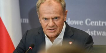 Польща через російські атаки евакуювала два пункти пропуску біля кордону з Україною – Туск