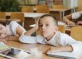 Меньше уроков и домашки: петиция просит сократить обязательное учебное время в школах