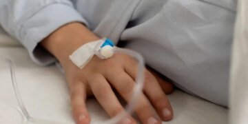 Записи «со слов родителей»: в чём подозревают врача после смерти мальчика на Тернопольщине