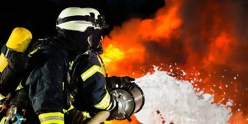 На Київщині після атаки пошкоджено підприємство та житловий будинок