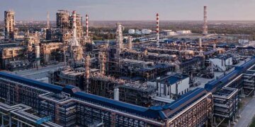московський НПЗ зупинив роботу після атаки українських БПЛА FP-1