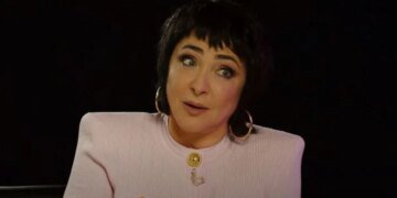 “Я в гриме и трезвая”, – запроданку Лолиту украинские дроны трижды  сгоняли со сцены. ВИДЕО