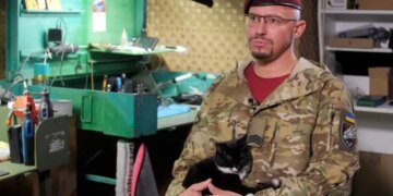 Отрезал себе ногу и еще 2,5 часа держал оборону: история десантника Алексея Капелюшного, которому пришлось пройти российский плен