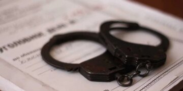 Підкинули наркотики екскомбату "Маґури": затримали четвертого учасника схеми, який проник в авто Ширшина