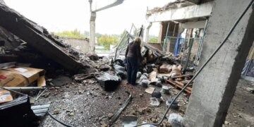 У Києві через російський обстріл постраждали кілька підприємств