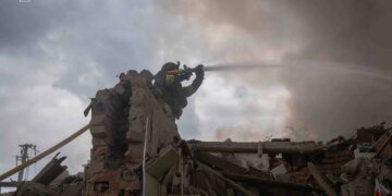 росія вдарила двома авіабомбами по Сумах, серед поранених 15-річний хлопець