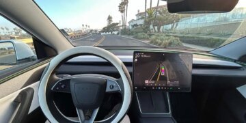 Tesla поки без автопілота FSD у ЄС – рішення відклали