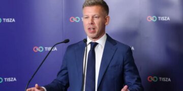 «Сожалею, что не попал в голову»: на Петера Мадьяра совершили яичное покушение