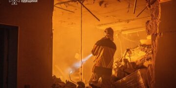 Зеленский о законе Грэма и ночном ударе РФ: “России нужно заканчивать эту свою войну”