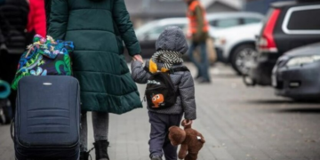 Выплаты ВПЛ с 22 октября: из-за чего семью переселенцев могут снять с помощи