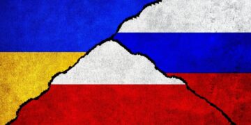 Сикорский о российских ударах: “Терроризм уже не стучится в дверь – он внутри дома”