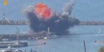 ВМС Украины назвали цель удара по порту Сочи: поражено судно обеспечения NEFRIT