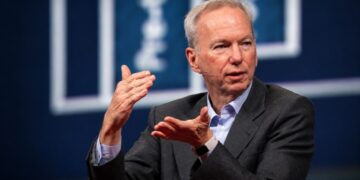 Эрик Шмидт: Россия научилась внедрять инновации так же быстро, как Украина