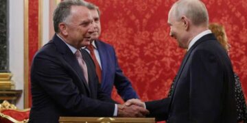 Bloomberg: Москва ужесточает требования накануне визита посланцев Трампа в Киев