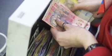 Зимняя поддержка: ПФУ назвал семь категорий украинцев, которым положена разовая выплата