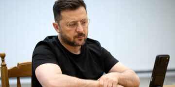 Россия говорит о деэскалации и бьет по детсадам Киева: Зеленский призвал применить закон Грэма