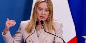 "Це послабить санкції та легітимізує москву": Мелоні про дизельну угоду США і рф