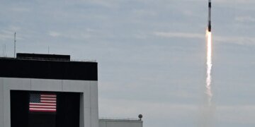Екіпаж SpaceX встановив рекорд, діставшись МКС менш ніж за 8 годин