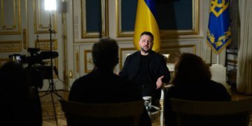 Зеленский требует ускорить работу над ракетой, которая сможет достать до Москвы, и обещает удвоить удары по нефтезаводам России