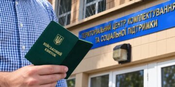 Пришел за справкой — ушел с повесткой: суд отменил призыв студента-магистранта и обязал уволить его со службы